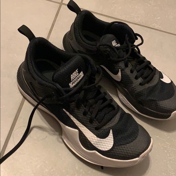 Volleyball Shoes - Picture 3 of 3